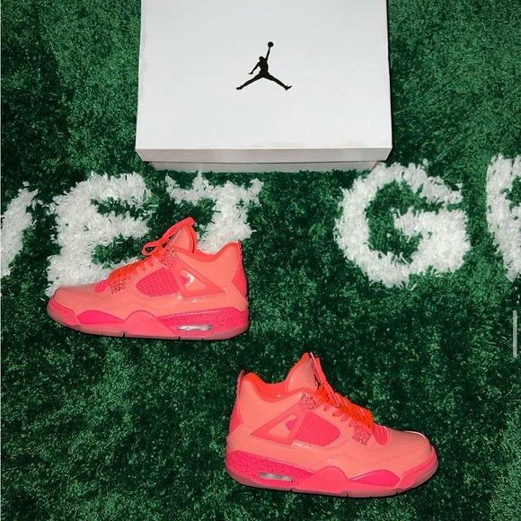 Jordan 4 Retro Hot Punch